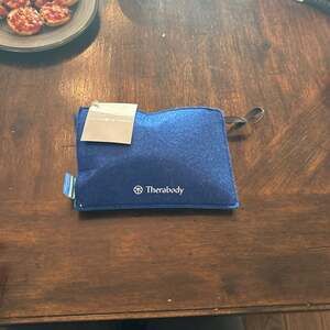 Therabody United Airlines Amenity Kit - UNOPENED